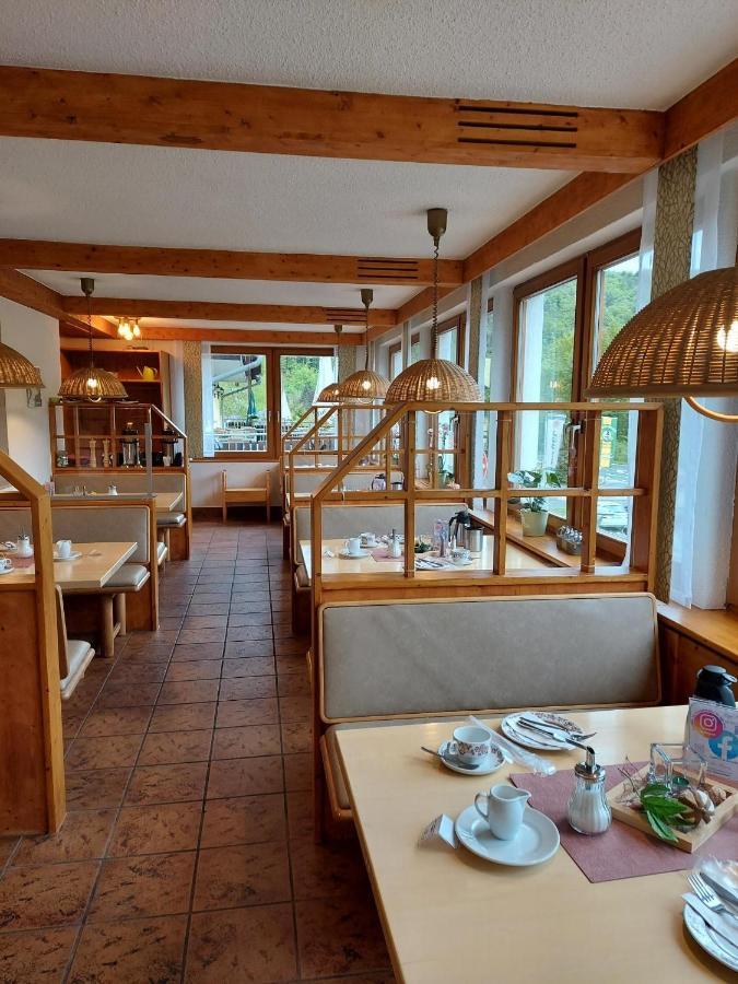 Hotel Landgasthof Frankenstern Goessweinstein Bagian luar foto