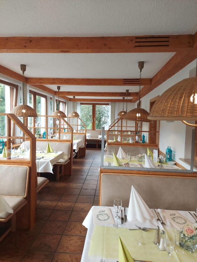 Hotel Landgasthof Frankenstern Goessweinstein Bagian luar foto