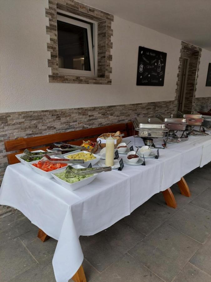 Hotel Landgasthof Frankenstern Goessweinstein Bagian luar foto