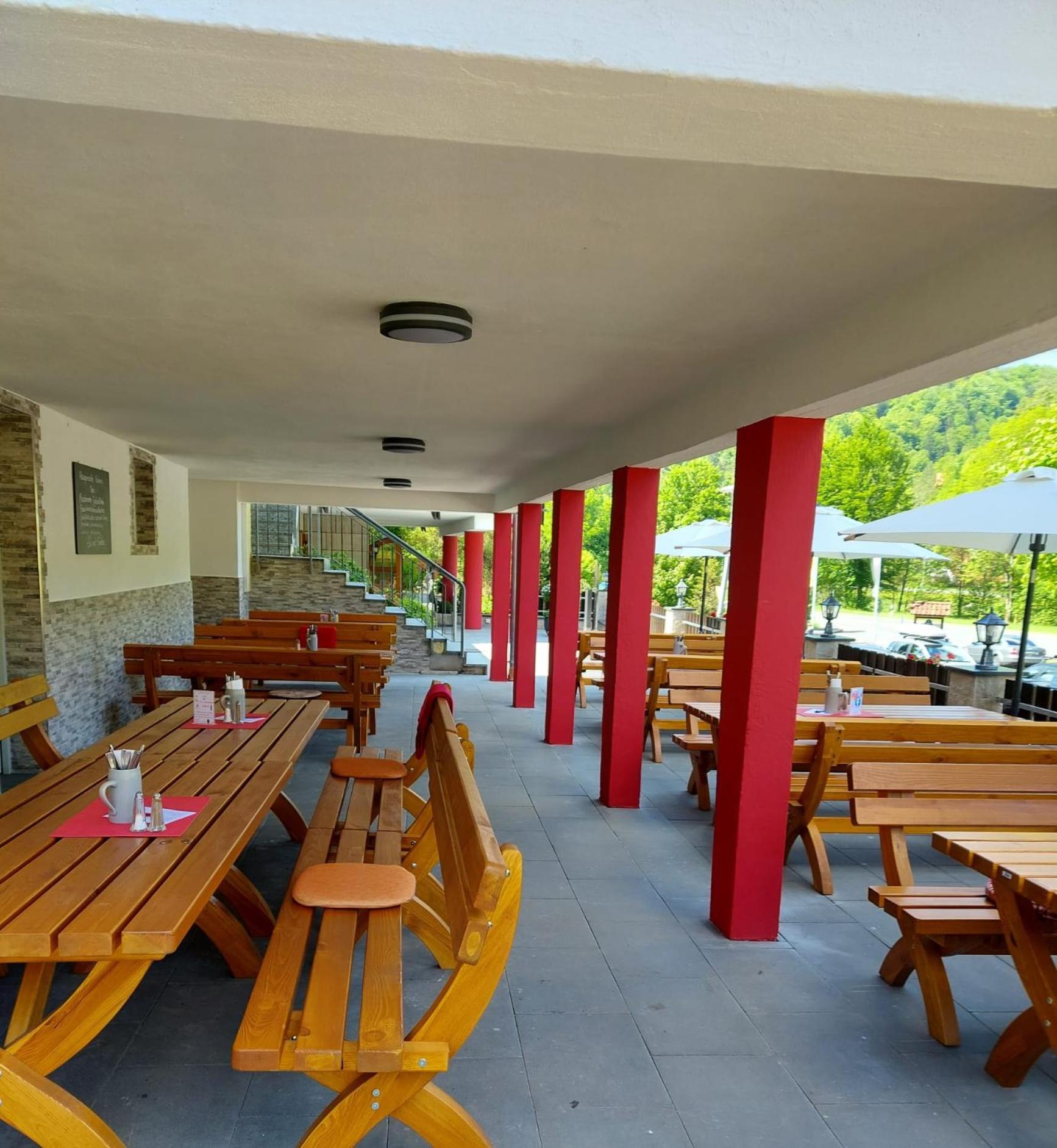 Hotel Landgasthof Frankenstern Goessweinstein Bagian luar foto