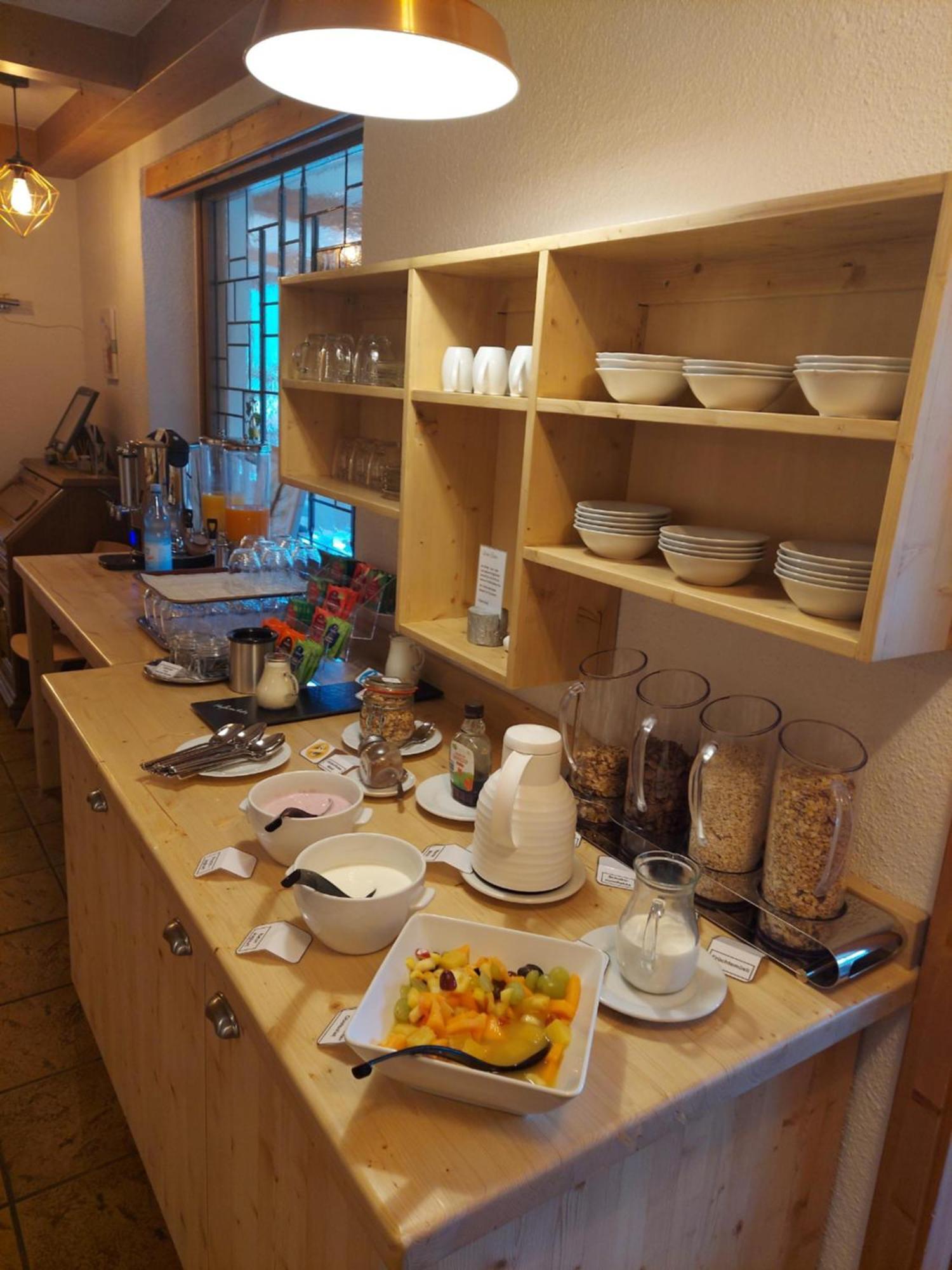 Hotel Landgasthof Frankenstern Goessweinstein Bagian luar foto