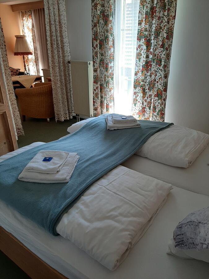 Hotel Landgasthof Frankenstern Goessweinstein Bagian luar foto