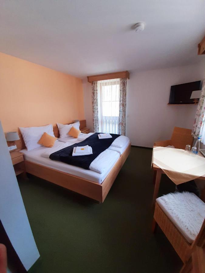 Hotel Landgasthof Frankenstern Goessweinstein Bagian luar foto