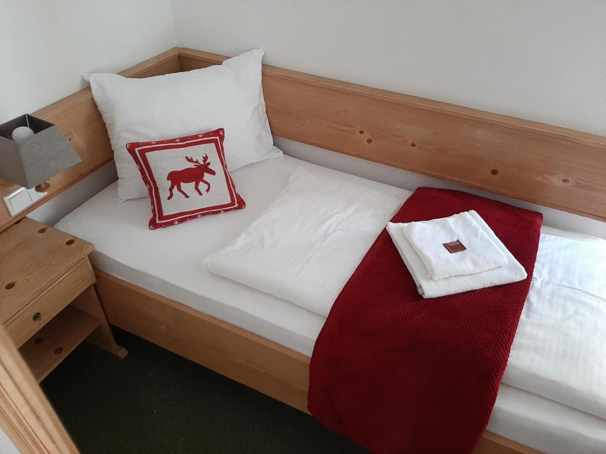 Hotel Landgasthof Frankenstern Goessweinstein Bagian luar foto