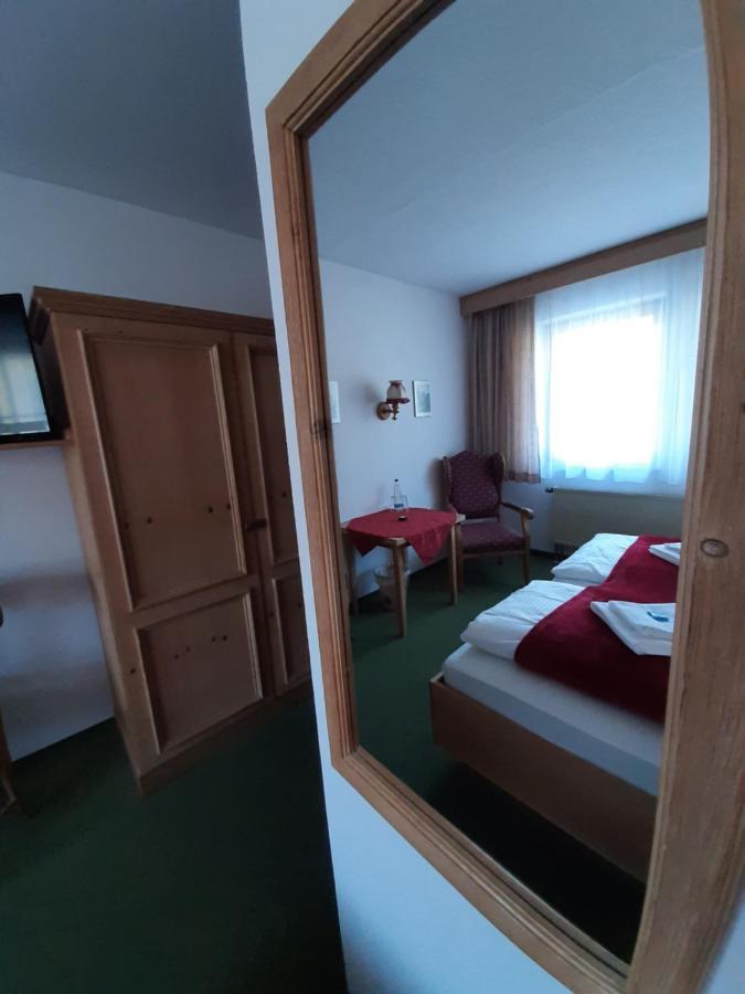 Hotel Landgasthof Frankenstern Goessweinstein Bagian luar foto