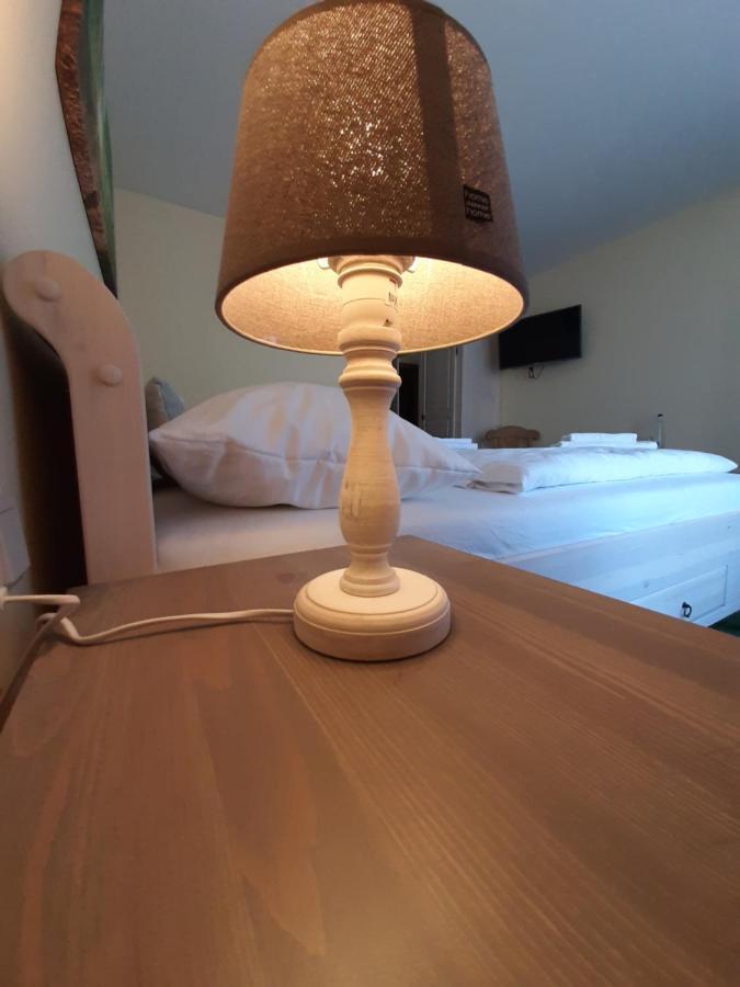 Hotel Landgasthof Frankenstern Goessweinstein Bagian luar foto