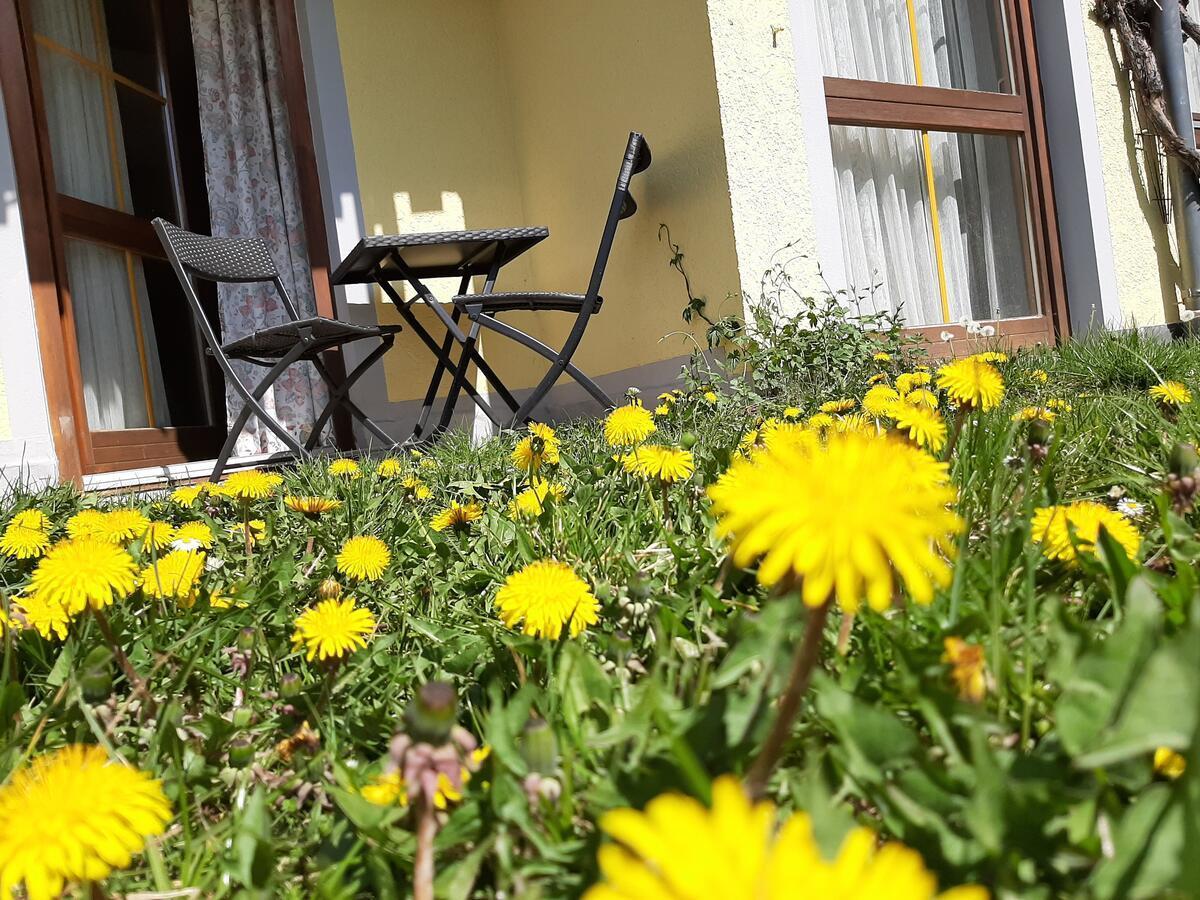 Hotel Landgasthof Frankenstern Goessweinstein Bagian luar foto